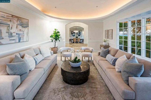 75 Donald Drive, Orinda, CA 94563