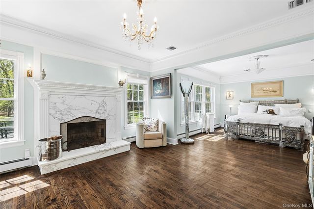 602A Twin Hills Court, Northport, NY 11768