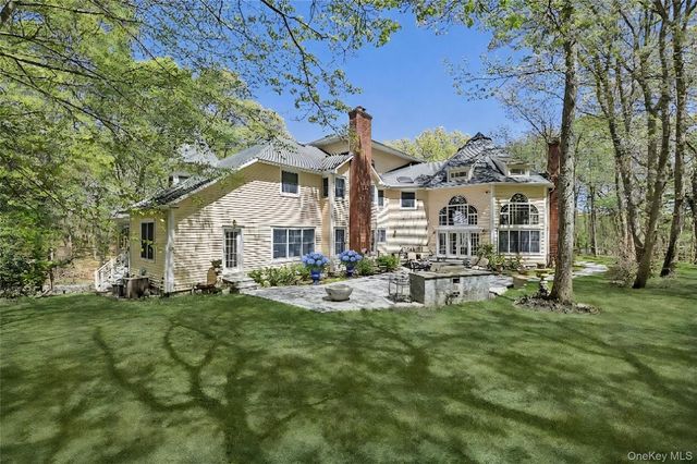602A Twin Hills Court, Northport, NY 11768