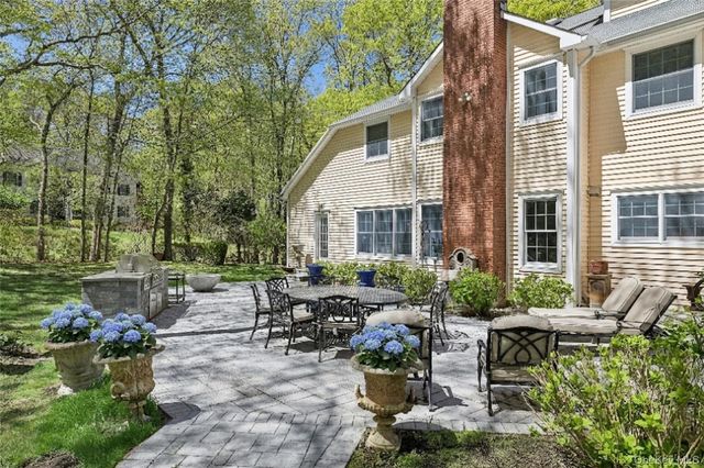 602A Twin Hills Court, Northport, NY 11768