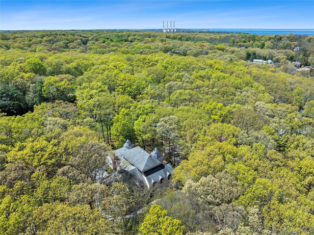 602A Twin Hills Court, Northport, NY 11768
