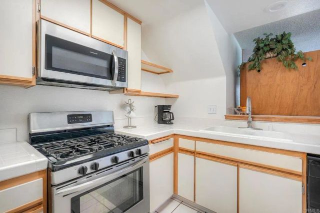 722 Buena Tierra Way 365, Oceanside, CA 92057