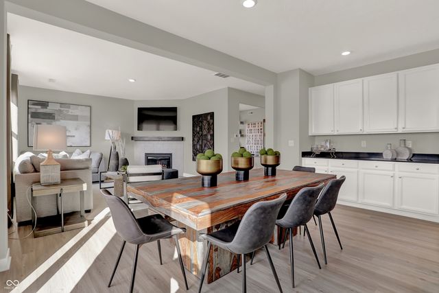 15498 Alperton Road, Fishers, IN 46037