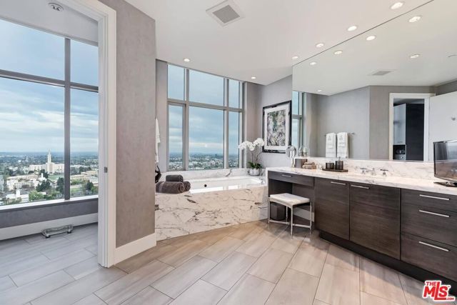 10776 Wilshire Boulevard 1802, Los Angeles, CA 90024