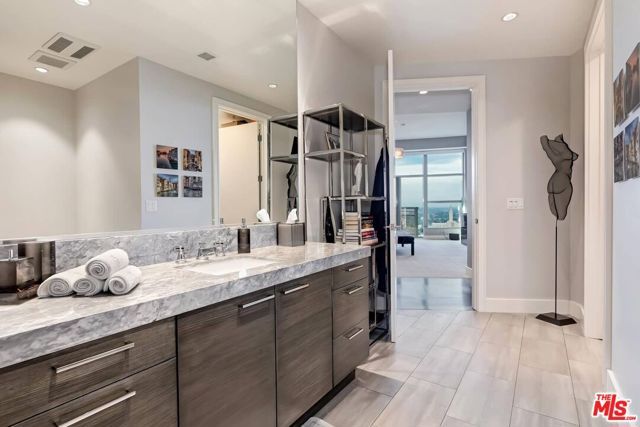 10776 Wilshire Boulevard 1802, Los Angeles, CA 90024