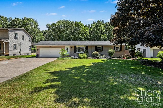 15888 Vinecrest Avenue, Spring Lake Twp, MI 49456