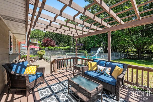 15888 Vinecrest Avenue, Spring Lake Twp, MI 49456