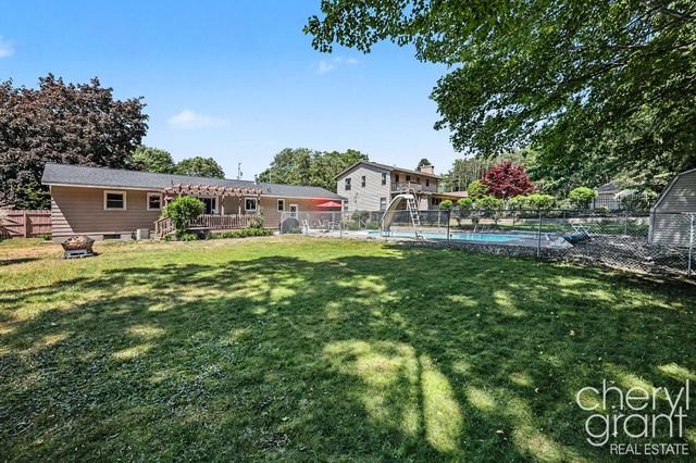 15888 Vinecrest Avenue, Spring Lake Twp, MI 49456