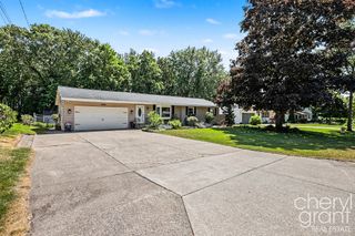 15888 Vinecrest Avenue, Spring Lake Twp, MI 49456