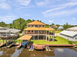 6253 Shawnee Street, Kiln, MS 39556
