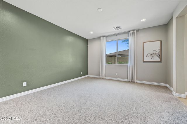 8918 W VERMONT Avenue, Glendale, AZ 85305