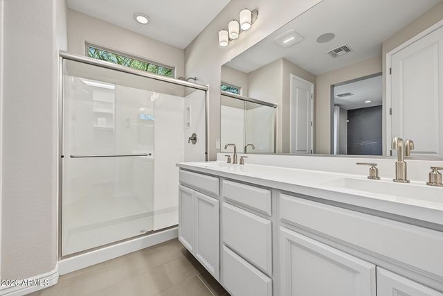 8918 W VERMONT Avenue, Glendale, AZ 85305