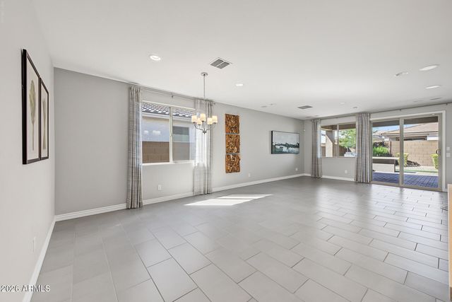 8918 W VERMONT Avenue, Glendale, AZ 85305