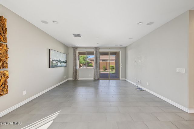 8918 W VERMONT Avenue, Glendale, AZ 85305