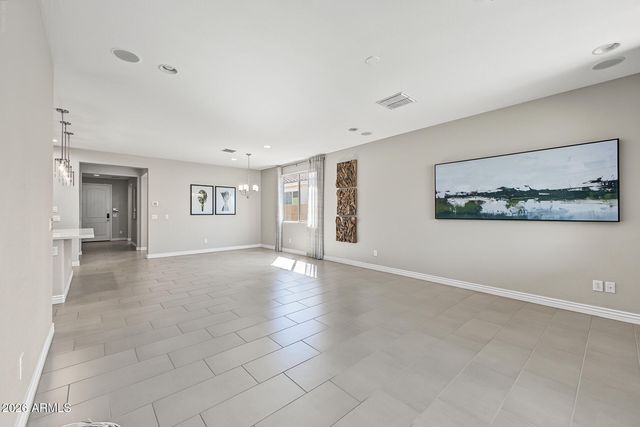 8918 W VERMONT Avenue, Glendale, AZ 85305