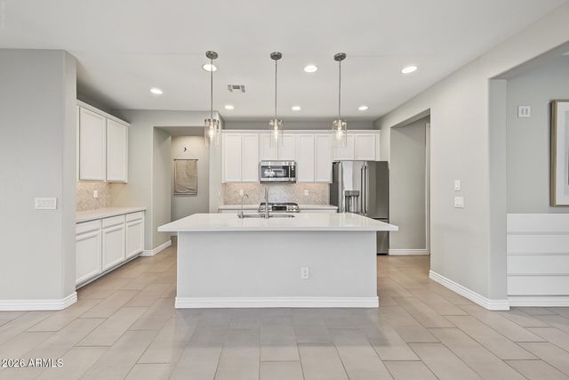 8918 W VERMONT Avenue, Glendale, AZ 85305
