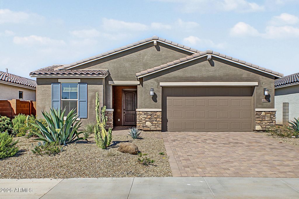 8918 W VERMONT Avenue, Glendale, AZ 85305