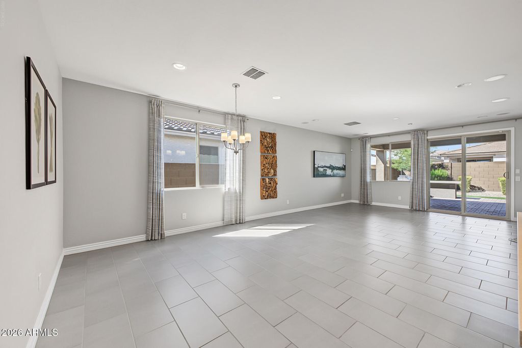 8918 W VERMONT Avenue, Glendale, AZ 85305 — photo 5