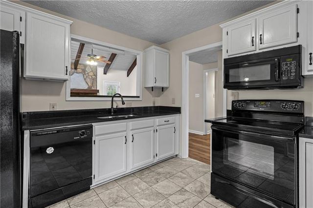 2400 Salem NE Drive, Marietta, GA 30062