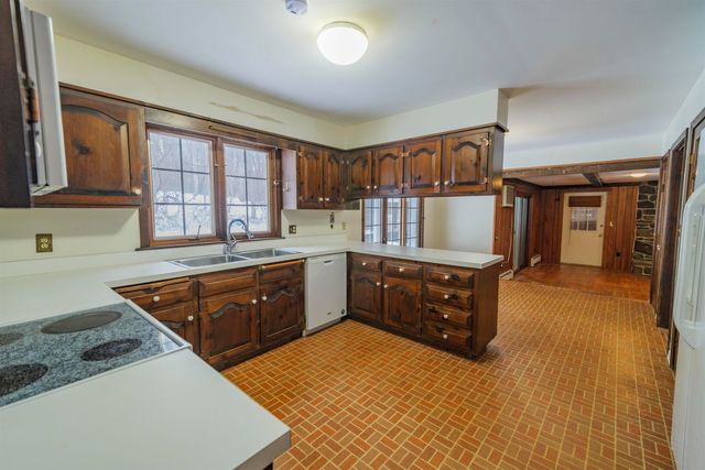 198 Hillcrest Terrace, Brattleboro, VT 05301