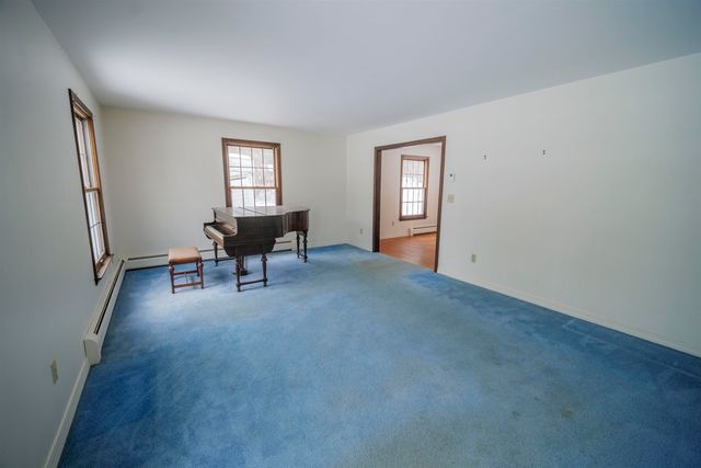 198 Hillcrest Terrace, Brattleboro, VT 05301