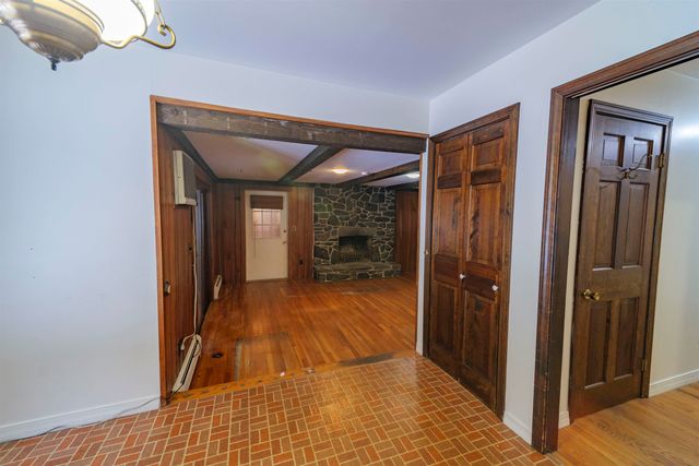 198 Hillcrest Terrace, Brattleboro, VT 05301