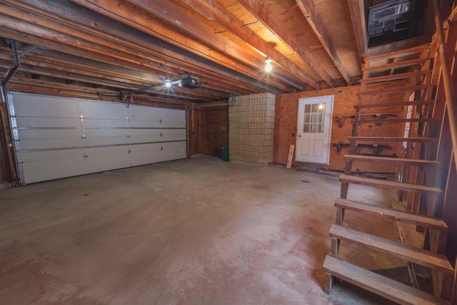 198 Hillcrest Terrace, Brattleboro, VT 05301