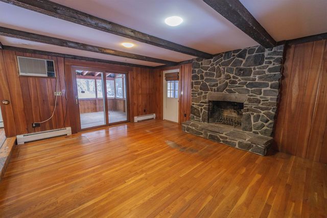 198 Hillcrest Terrace, Brattleboro, VT 05301