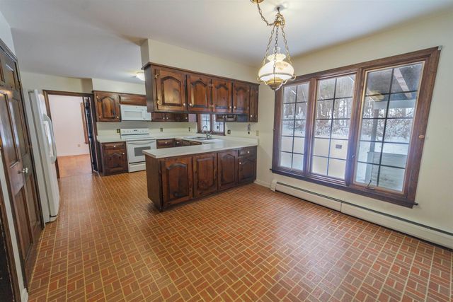 198 Hillcrest Terrace, Brattleboro, VT 05301