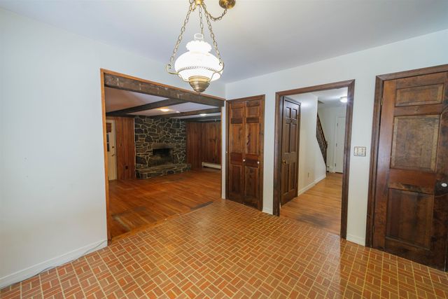 198 Hillcrest Terrace, Brattleboro, VT 05301