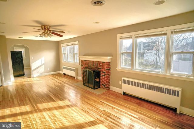 7 CRUMS LANE, Harrisburg, PA 17112