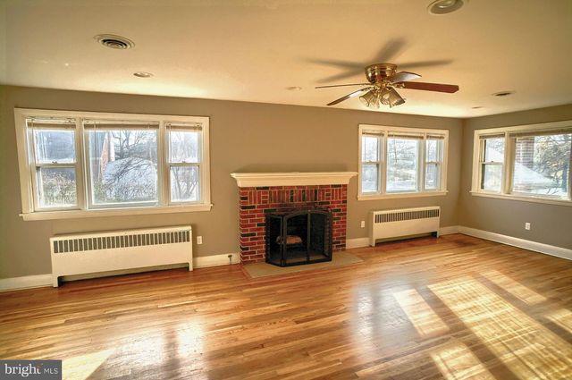 7 CRUMS LANE, Harrisburg, PA 17112