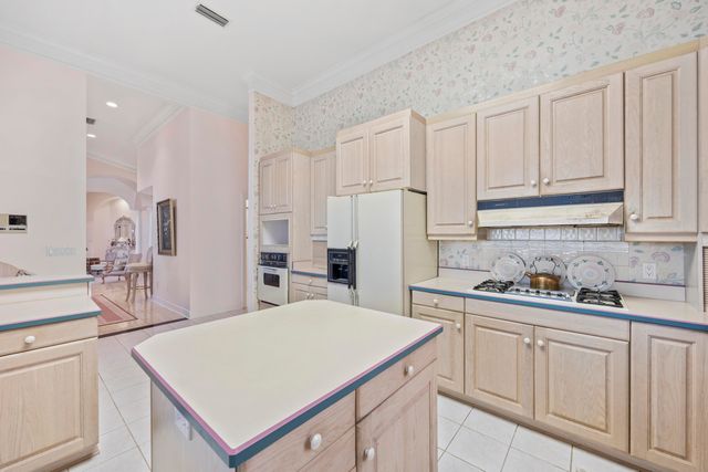 815 Choctaw Lane, Shalimar, FL 32579