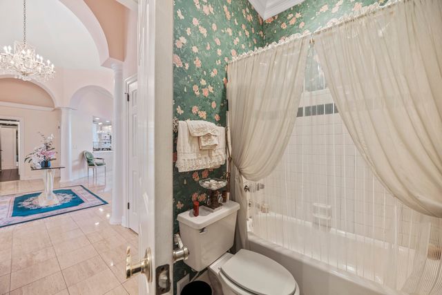 815 Choctaw Lane, Shalimar, FL 32579