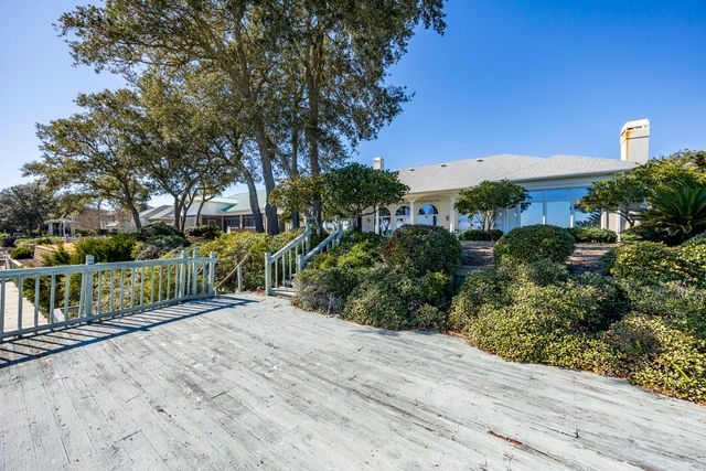 815 Choctaw Lane, Shalimar, FL 32579