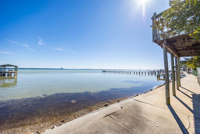 815 Choctaw Lane, Shalimar, FL 32579