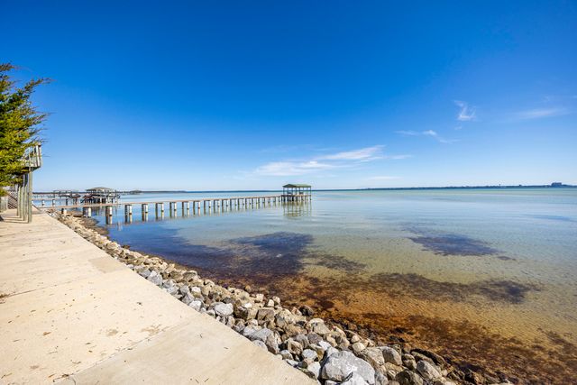 815 Choctaw Lane, Shalimar, FL 32579