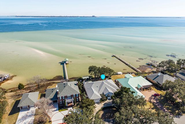 815 Choctaw Lane, Shalimar, FL 32579