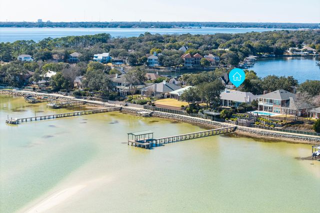 815 Choctaw Lane, Shalimar, FL 32579