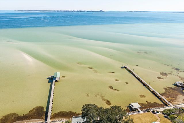 815 Choctaw Lane, Shalimar, FL 32579