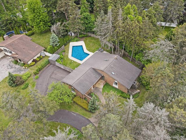 7831 Caberfae Trail, Clarkston, MI 48348