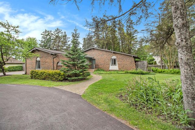 7831 Caberfae Trail, Clarkston, MI 48348