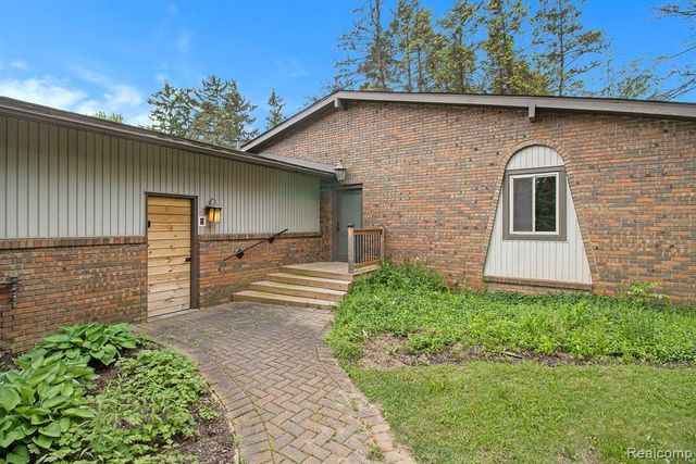 7831 Caberfae Trail, Clarkston, MI 48348