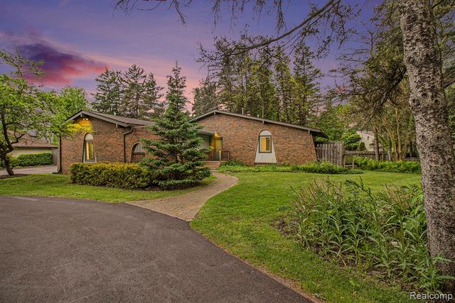 7831 Caberfae Trail, Clarkston, MI 48348