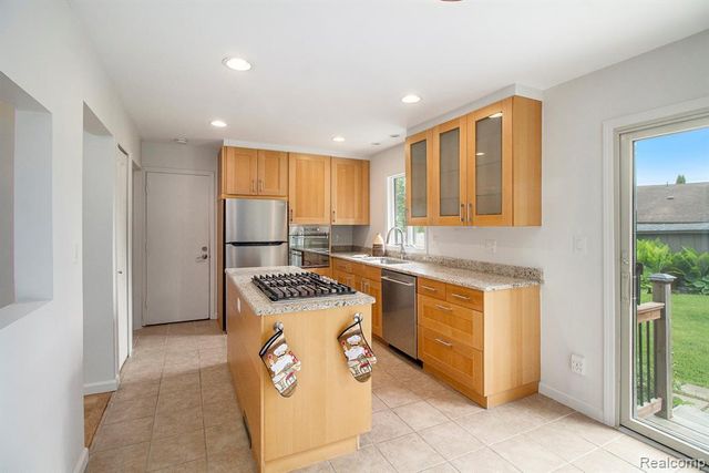 7831 Caberfae Trail, Clarkston, MI 48348