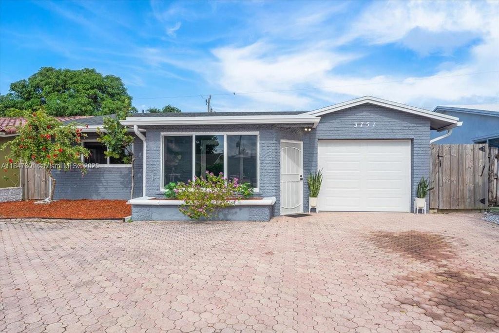 3751 NE 16th Ave, Pompano Beach, FL 33064