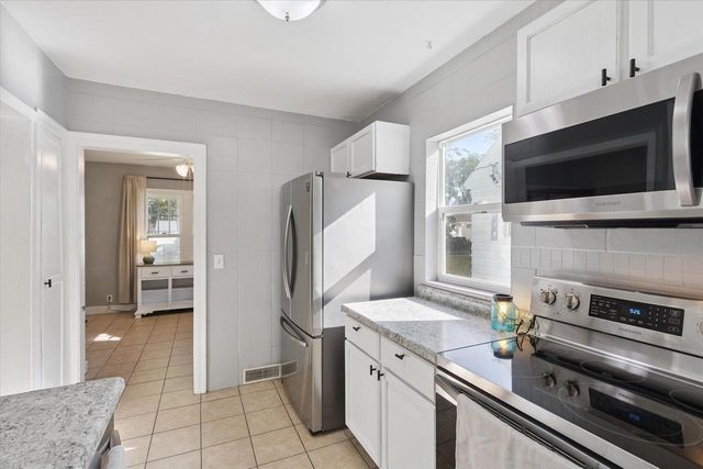 806 Blaine Avenue, Janesville, WI 53545