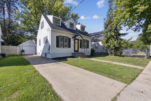 806 Blaine Avenue, Janesville, WI 53545