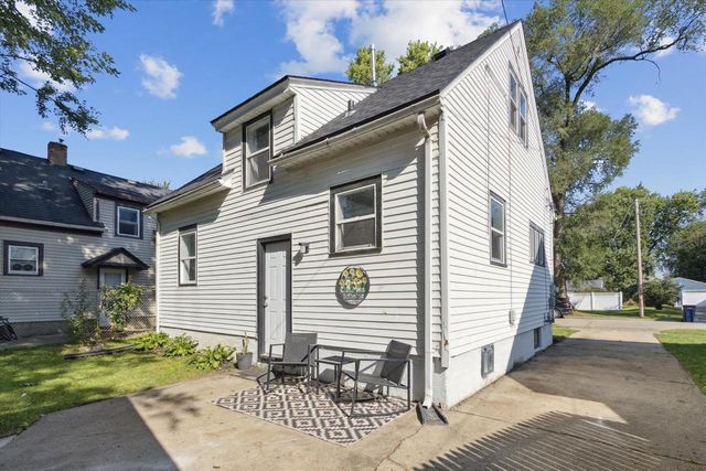 806 Blaine Avenue, Janesville, WI 53545