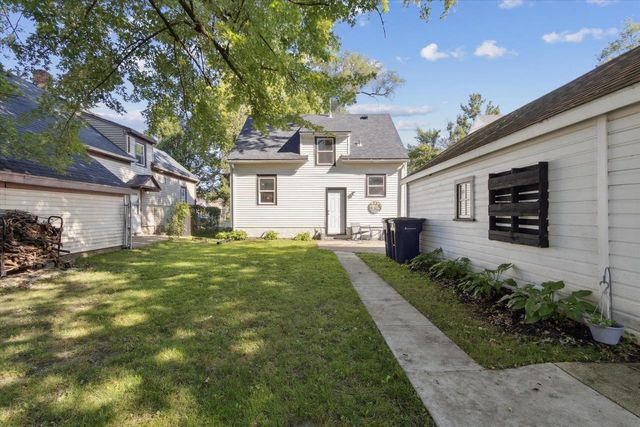 806 Blaine Avenue, Janesville, WI 53545